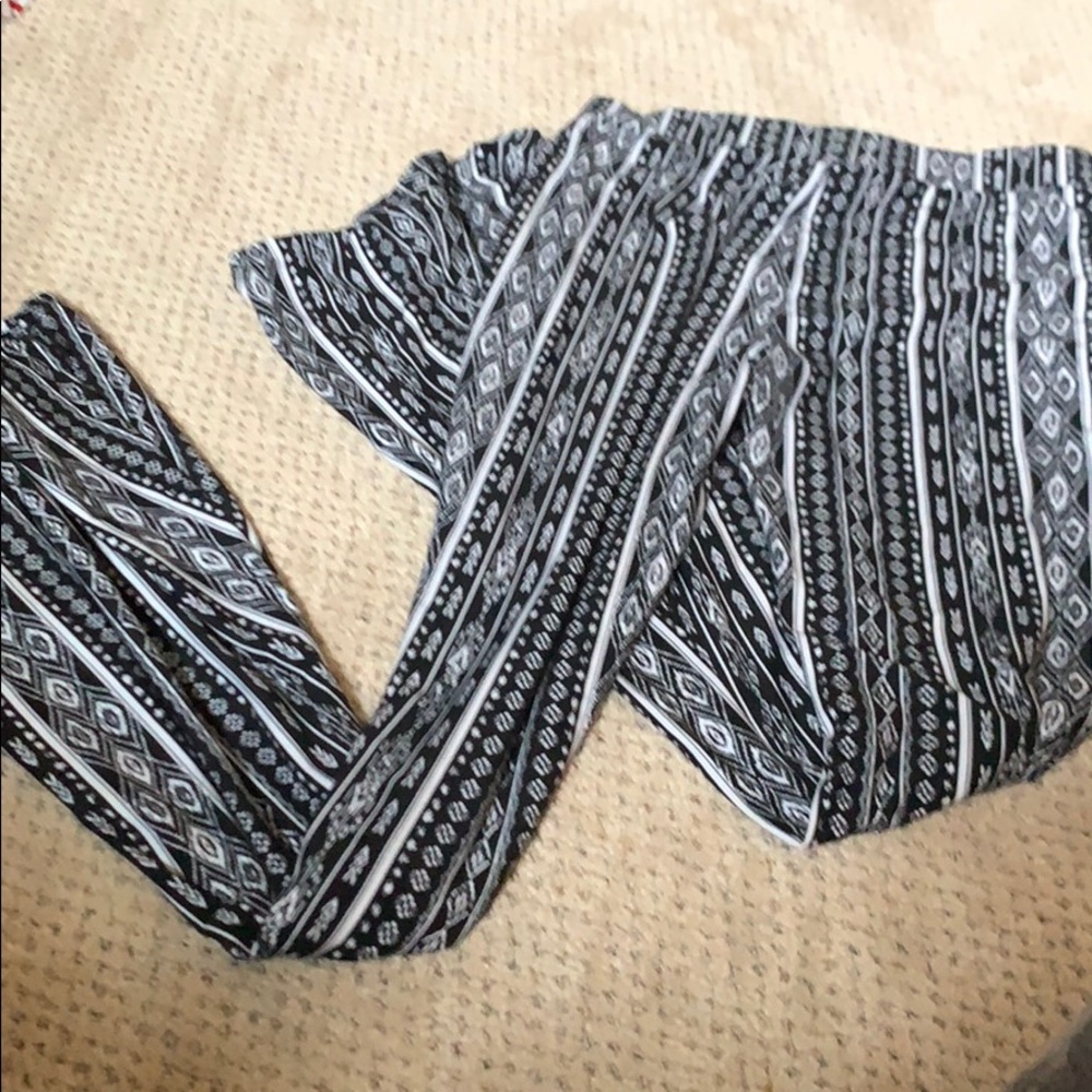 New with tags Bell bottom leggings